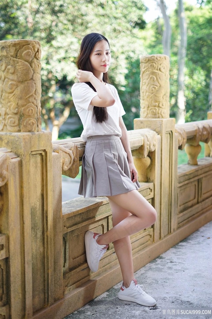 久久亚洲综合片免费播放